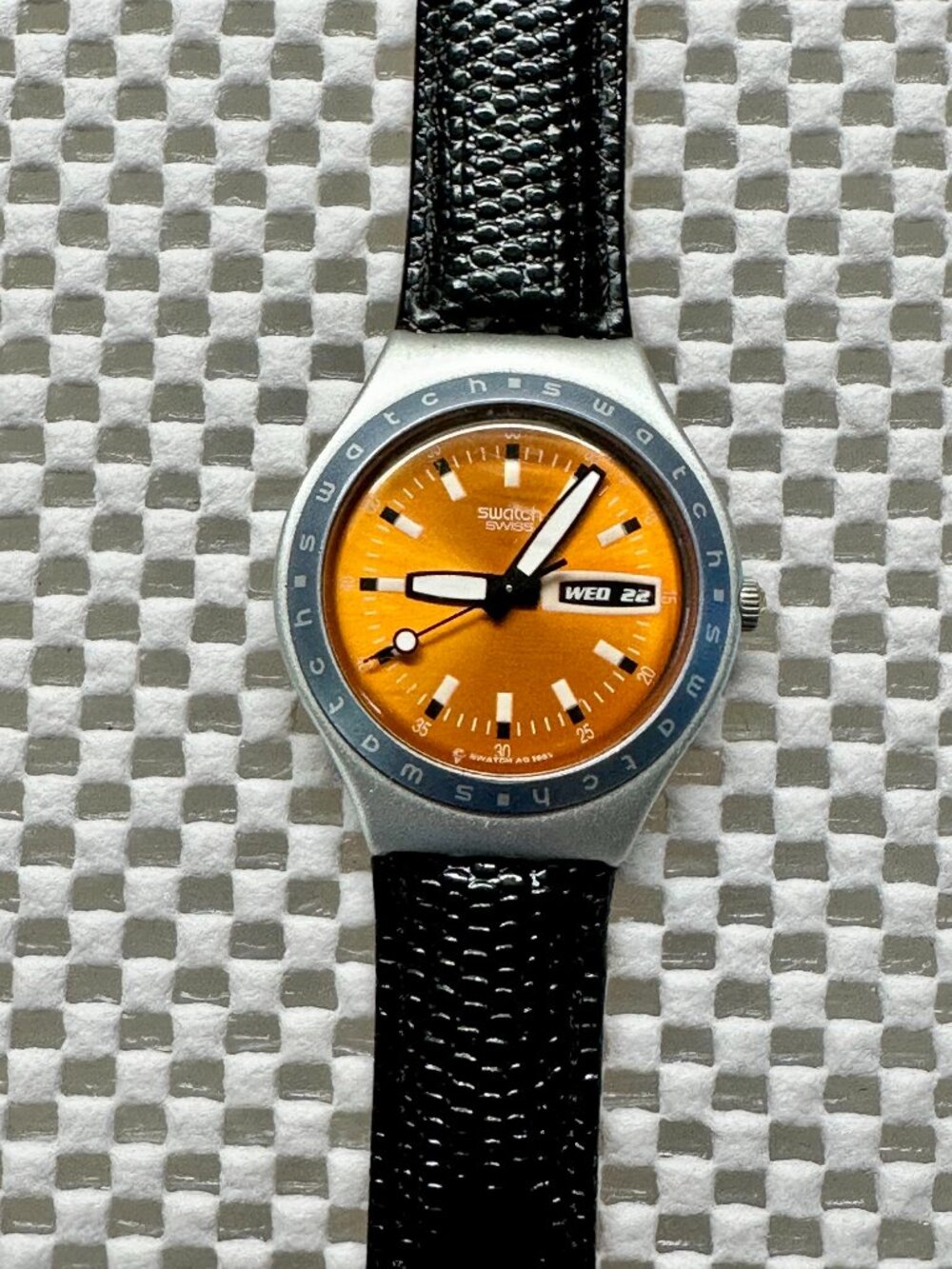 Swatch Watch Orangin' Zest YGS7002 Vintage 1998